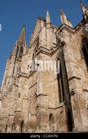 Allemagne, Bavière, Regensburg. st gothique. La cathédrale Saint-Pierre (13ème - 16ème siècle), de l'extérieur. Banque D'Images