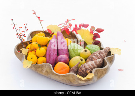 Les fruits, les légumes et les feuilles d'automne Banque D'Images