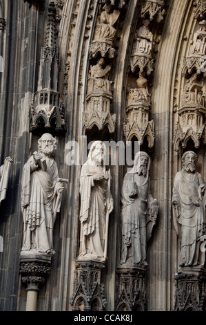 Allemagne, Cologne (aka koln). Gothique du 13e siècle de la cathédrale de Cologne, le plus grand dans le nord de l'Europe. Banque D'Images