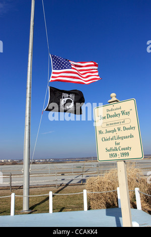 Drapeaux en berne Smith Point Park Long Island NY Banque D'Images