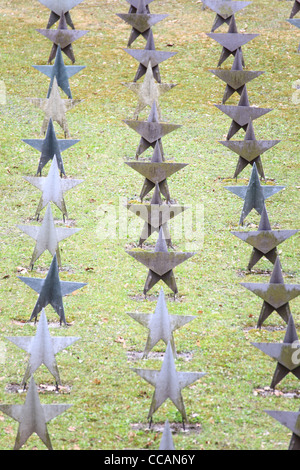 Lignes d'étoiles à Tombstone, cimetière cimetière soviétique. Gdynia, Pologne Banque D'Images