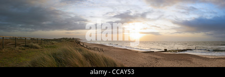 Vue panoramique d'Hengistbury Head de Southbourne au lever du soleil Banque D'Images