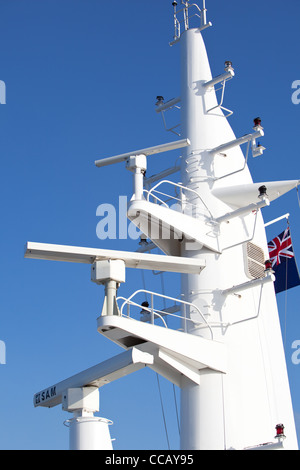 Radar de marine sur les scanners de Cunard Queen Victoria Banque D'Images