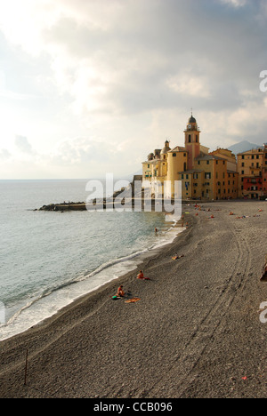 Basilique Santa Maria Assunta à Camogli, Italie, Europe Banque D'Images