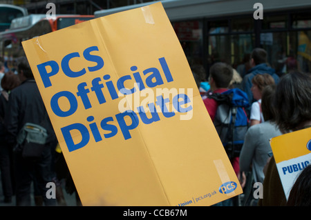 Manifestation contre les coupes gouvernementales à Manchester Banque D'Images