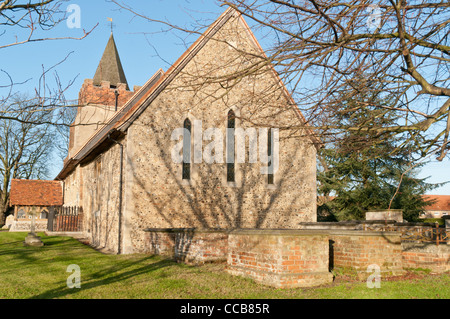 All Saints Church, Laver, Essex, Angleterre - un village église dans laquelle le philosophe anglais John Locke est enterré. Banque D'Images