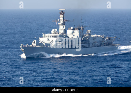 F239 HMS Richmond dans le Med Banque D'Images