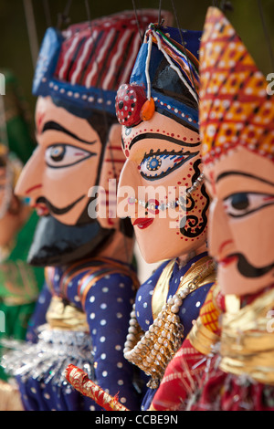 Poupées marionnette traditionnelle du Rajasthan en vente comme souvenirs au Rajasthan, Inde Banque D'Images