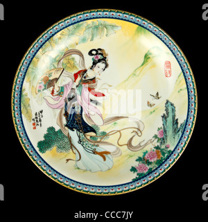 Années 1980 Limited Edition collector plaque de la 'beautés de la série Red Mansion' par Imperial Jingdezhen porcelaine de Chine Banque D'Images