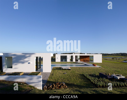 La maison 10/ Chacra 10, Kallosturin Villalagos, Estate, Punta del Este, Uruguay, 2011, élévation latérale avec piscine Banque D'Images