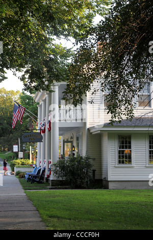 Le Deerfield Inn, construit en 1884, dans la ville historique de Deerfield, un National Historic Landmark Village Banque D'Images