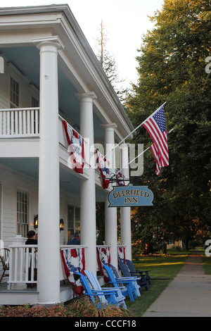 Le Deerfield Inn, construit en 1884, dans la ville historique de Deerfield, un National Historic Landmark Village Banque D'Images