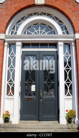 Entrée de la Portsmouth Athenaeum, un musée et une bibliothèque privée à but non lucratif constituée en 1817. Banque D'Images