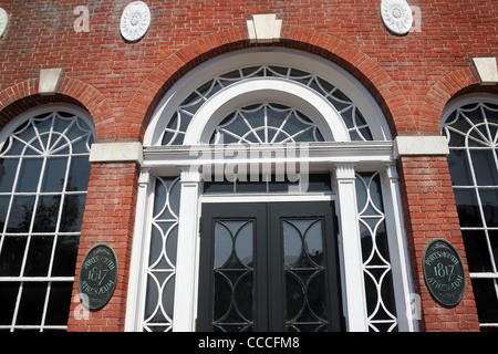 Entrée de la Portsmouth Athenaeum, un musée et une bibliothèque privée à but non lucratif constituée en 1817. Banque D'Images