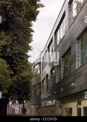 Façade - un nouveau co-éducative de l'école secondaire complète dans le département du Nord-Est Banque D'Images