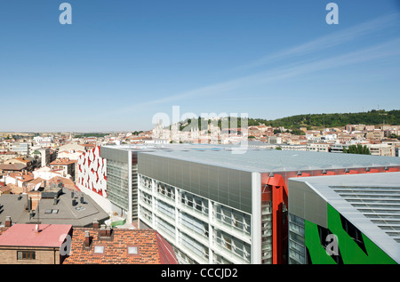 Le nouveau Musée de l'évolution humaine par l'architecte espagnol Juan Navarro Baldeweg est situé dans la vieille ville de Banque D'Images