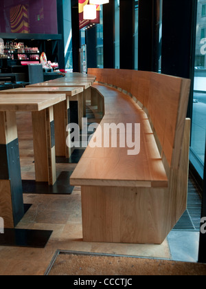 Kevin Allsop Architectes Konditor et Cook St Mary Axe le Gherkin London Meubles conçus dans le cadre du Cafe Par Kevin Allsop Banque D'Images