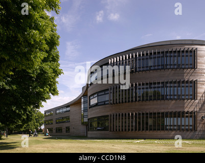 Avec un atrium pleine hauteur au coeur de la construction Three-Story, la vie sociale de l'école tourne autour de Banque D'Images