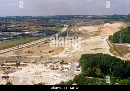 Le nouveau terminal ferroviaire du tunnel sous la Manche en construction dans la campagne du Kent à Cheriton en 1989. Banque D'Images