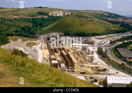 Le nouveau terminal ferroviaire du tunnel sous la Manche en construction dans la campagne du Kent à Cheriton en 1989. Banque D'Images