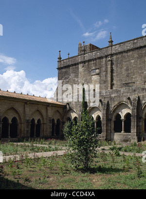 L'Espagne. La Galice. Tui. Cathédrale. 12ème-13ème siècles. Détail du cloître. L'architecture cistercienne gothique. Banque D'Images