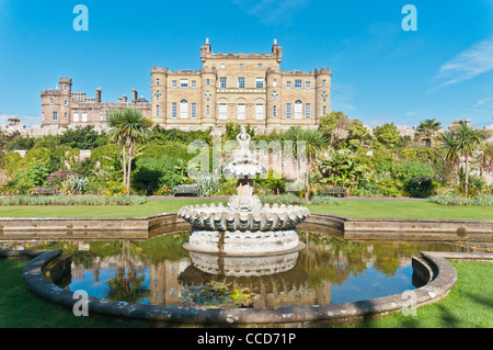 Le Château de Culzean et jardins avec fontaine South Ayrshire en Écosse Banque D'Images