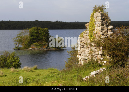 Vestiges de château, Rosclogher Lough Melvin, County Leitrim, Connacht, l'Irlande, l'Europe. Banque D'Images