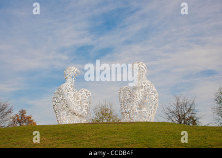 Jaume Plensa sculpture 'Twins I et II' dans le Yorkshire Sculpture Park Banque D'Images