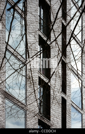 La structure d'Brick-Faced présente un profil fortement articulé à la hausse dans étapes, de sept à huit à douze étages. Il a été Banque D'Images