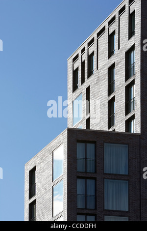 La structure d'Brick-Faced présente un profil fortement articulé à la hausse dans étapes, de sept à huit à douze étages. Il a été Banque D'Images