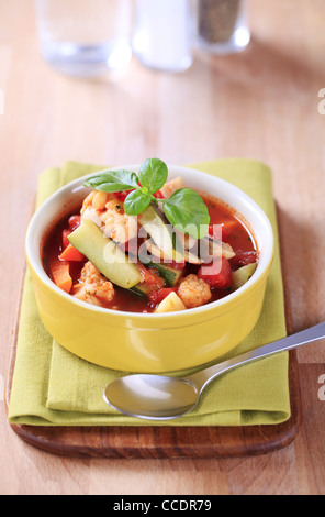 Bol de soupe minestrone - still life Banque D'Images