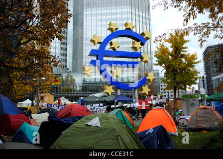 Camp en dehors de Francfort occupe la Banque centrale européenne, Allemagne Banque D'Images