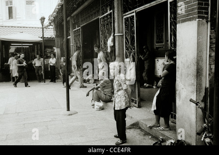 La photographie de voyage - pèlerins au Temple Kuan Yin Teng dans Chinatown à George Town dans l'île de Penang en Malaisie en Asie du Sud-Est Extrême-Orient. Les gens Banque D'Images