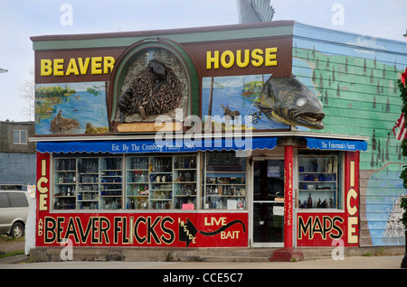 La Beaver House dans Grand Marais, au Minnesota, qui est le long du lac Supérieur, est une boutique qui vend du matériel de pêche. Banque D'Images