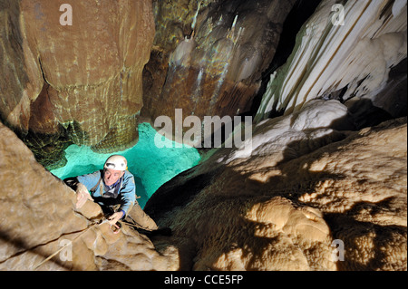 Le réseau Felix Trombe partie du Reseau Felix Trombe-Hernre Morte. Les Pyrénées (France). Banque D'Images