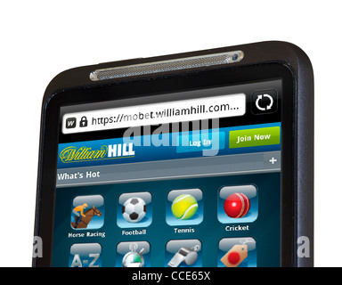 Regardant les bookmakers William Hill site sur un smartphone HTC Banque D'Images