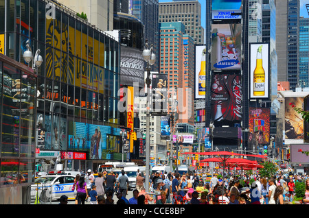 La foule à Times Square, New York City. Banque D'Images