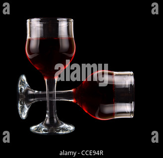 Deux verres à vin isolated on black Banque D'Images