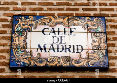 Avenida de Madrid, sol carrelé street sign. Madrid, Espagne. Banque D'Images