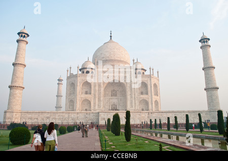 Taj Mahal, façade sud, Agra, Inde Banque D'Images