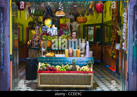 Magasin de vente de fruits frais jus de fruits fraîchement pressés Barcelone Catalogne Espagne Banque D'Images