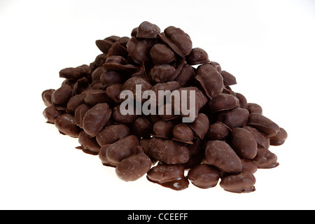 Close up of roasted d'amandes au chocolat noir avec menthe, Germany, Europe Banque D'Images