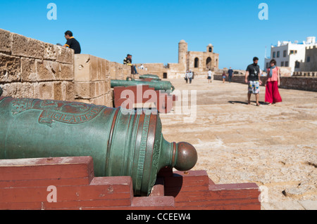 Canons à Skala de la ville à Essaouira,Maroc Banque D'Images