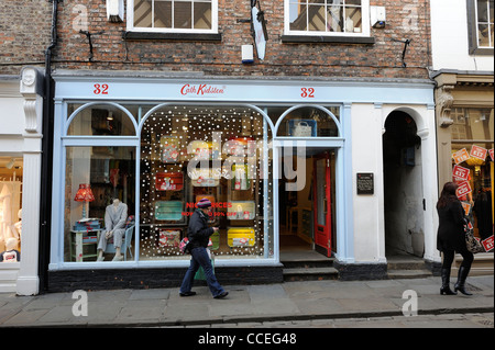 Cath Kidston - shop/york angleterre uk specialist home furnishing varie inspiré par des motifs floraux texturé Banque D'Images