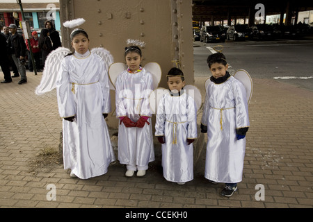 2012 Three Kings Day Parade, Brooklyn, New York. 4 Anges. Banque D'Images