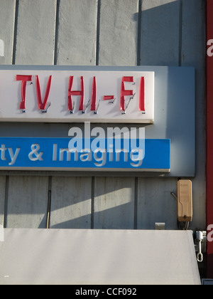 Vieux décodeur tv hi fi endommagé la boutique sign avis Banque D'Images