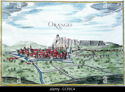 Vue médiévale, Plan ou carte de la ville française d'Orange dans le département du Vaucluse avec fortifications médiévales, vestiges romains et théâtre. 1634 Nicholas Tassin Banque D'Images