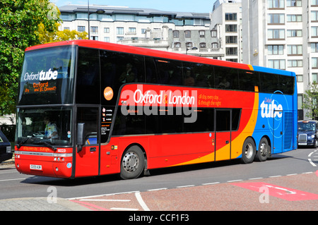 Du côté de l'avant et à l'Oxford Tube double decker bus bus service public des transports entre Londres et Oxford exploité par Stagecoach Park Lane Londres Angleterre Banque D'Images