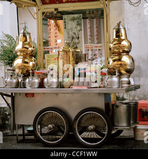 Un vendeur de thé rue mobile à George Town dans l'île de Penang en Malaisie en Extrême-Orient Asie du sud-est. L'emploi indépendant Travail indépendant Profession Travel Banque D'Images