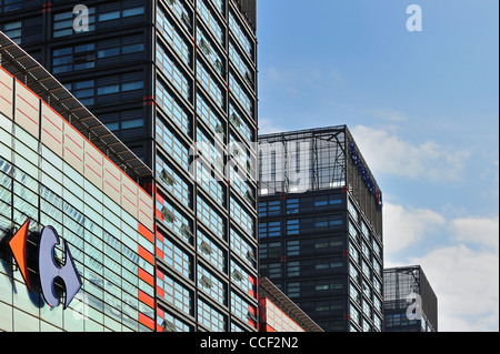 Centre commercial et appartements au quartier Euralille à Lille, France Banque D'Images